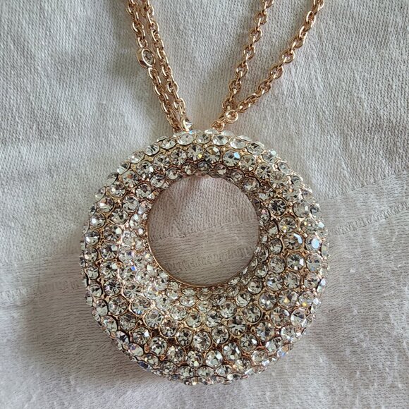 JOAN BOYCE GOLD SWAROVSKI CRYSTAL ETERNITY CIRCLE PENDANT - Picture 1 of 4